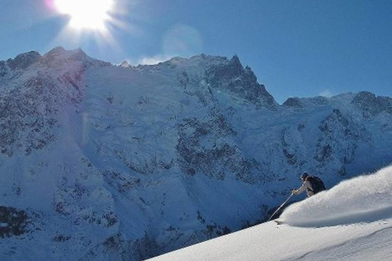 Les Enfetchores - Overlooking La Meije
